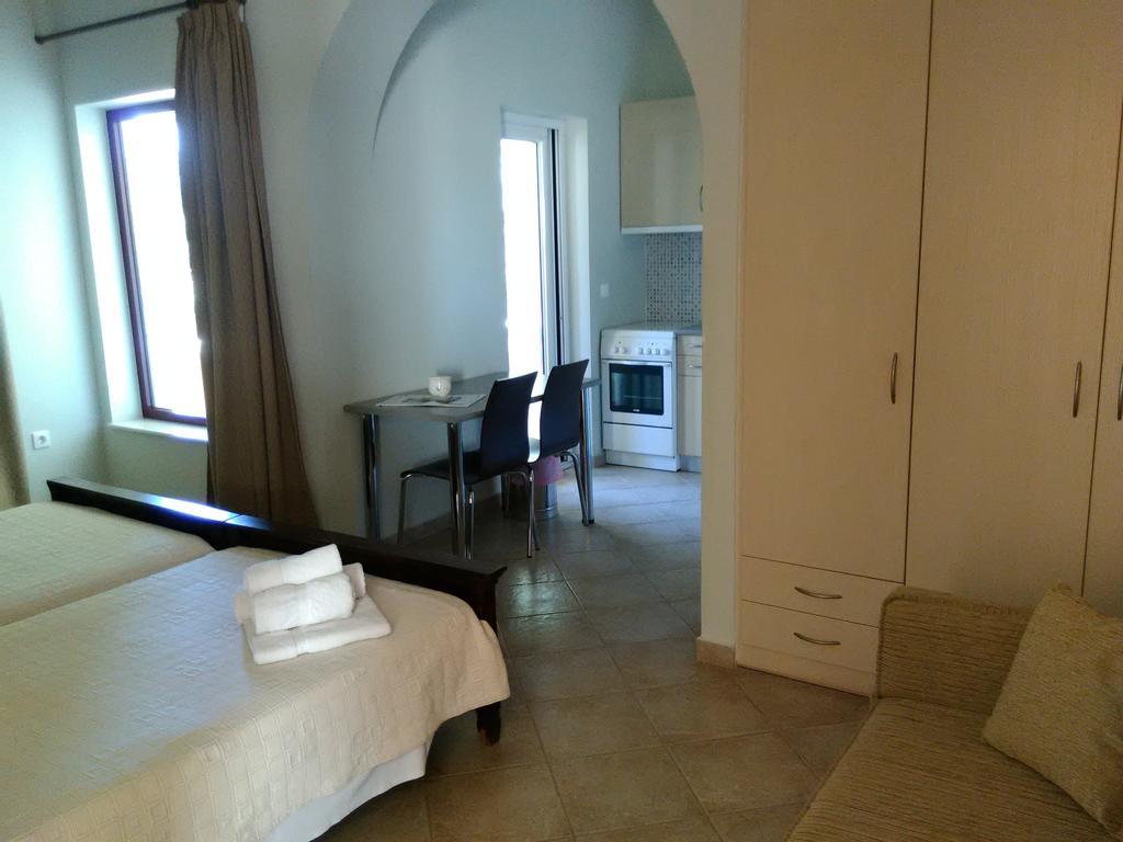 Vilana Studios Kalamos  Rom bilde